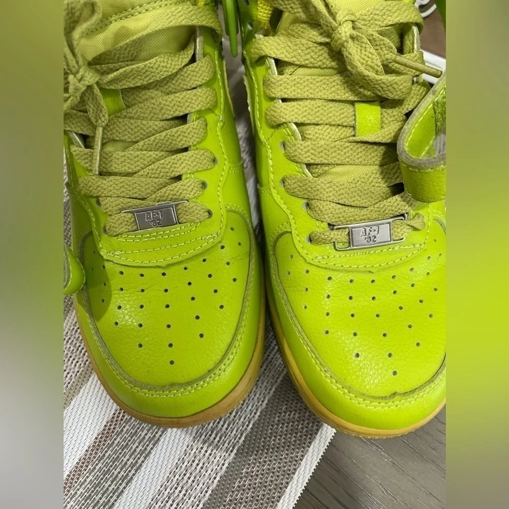 Nike Men's High-Top Sneakers Lime Green